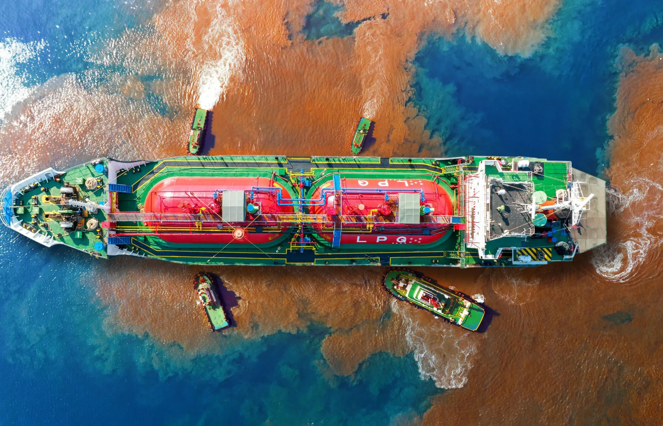 Oil leak from Ship